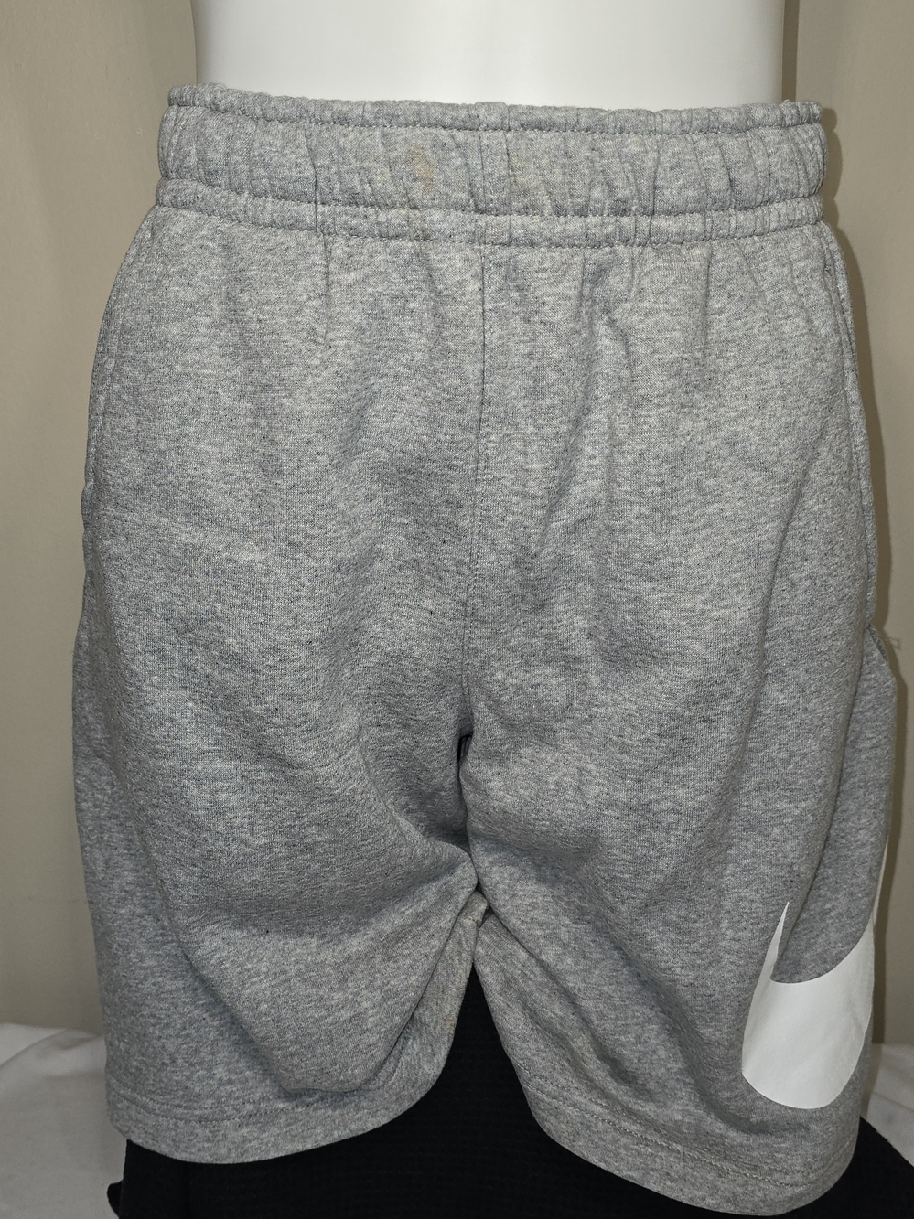 Men's Grey Athletic Shorts With A White Swoosh Standard Fit & Knee Length - Picture 8 of 8